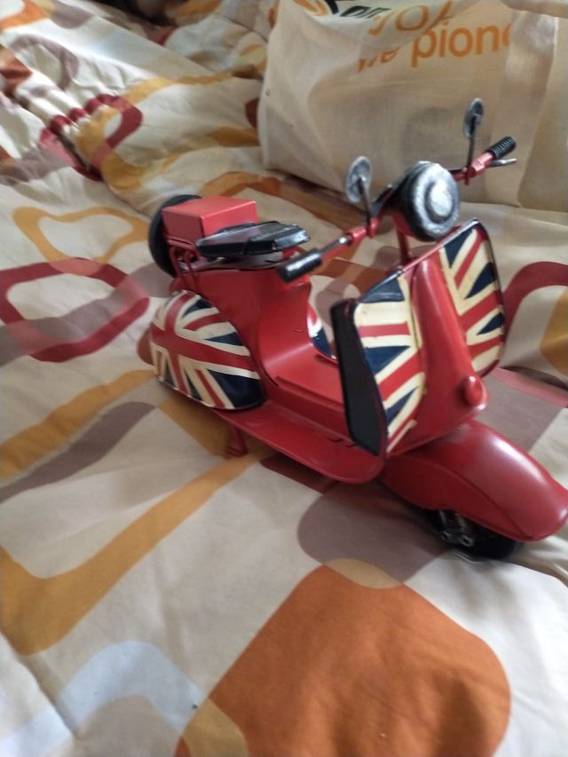 Moto Vespa Juguete Antiguo Bandera Inglesa de 30 c