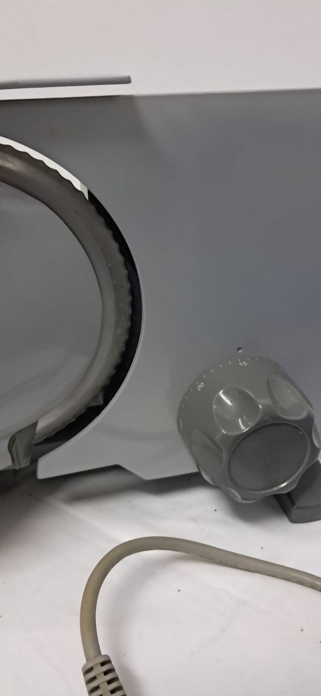 Cortafiambres Taurus CutMaster 130W