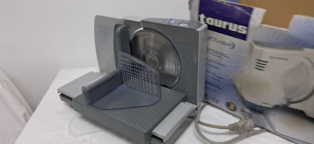 Cortafiambres Taurus CutMaster 130W