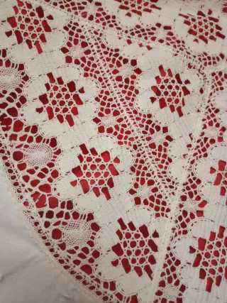 Juego de cama bordado con  espetaculares bolillos