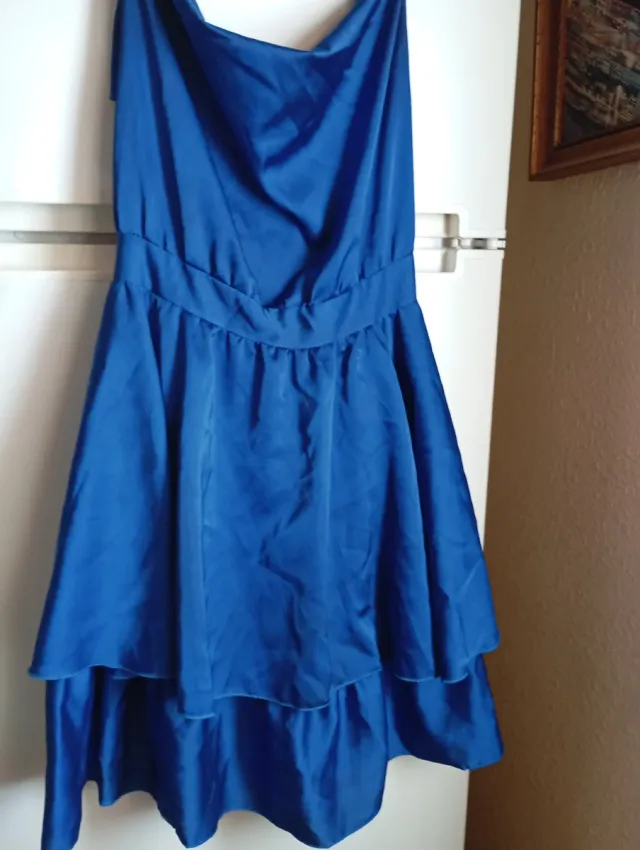 Vestido azul con volantes