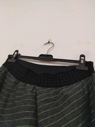 Pantaloni ampi grigi righe verdi taglia M