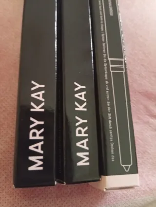 Set Mary Kay: 2 Sombras y 1 Delineador