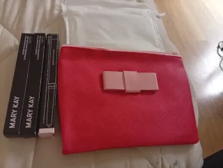 Set Mary Kay: 2 Sombras y 1 Delineador