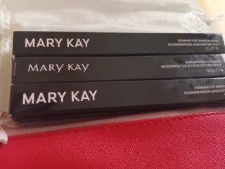 Set Mary Kay: 2 Sombras y 1 Delineador