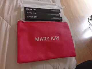 Set Mary Kay: 2 Sombras y 1 Delineador
