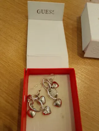 Pendientes Guess Largos Plata Corazones