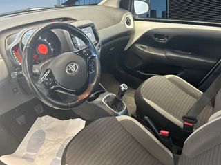 Toyota Aygo 1.0 70 x-play 53 kW (72 CV)
