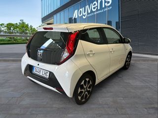 Toyota Aygo 1.0 70 x-play 53 kW (72 CV)