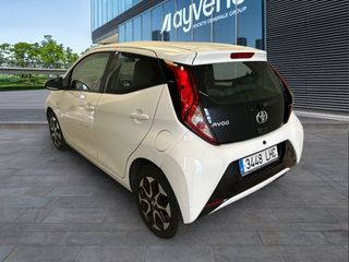 Toyota Aygo 1.0 70 x-play 53 kW (72 CV)
