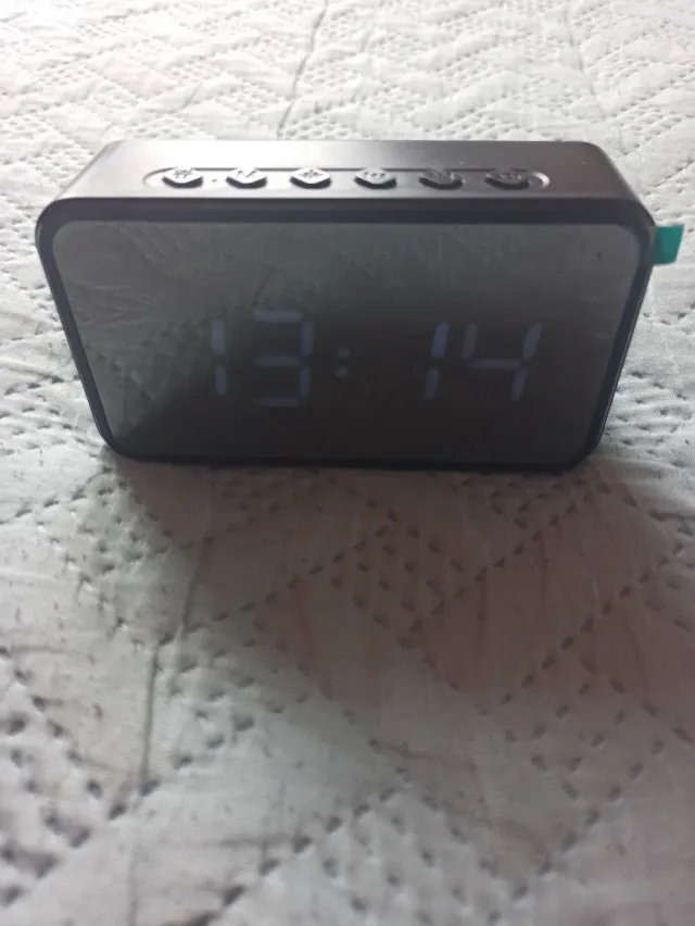 Despertador con altavoz Bluetooth