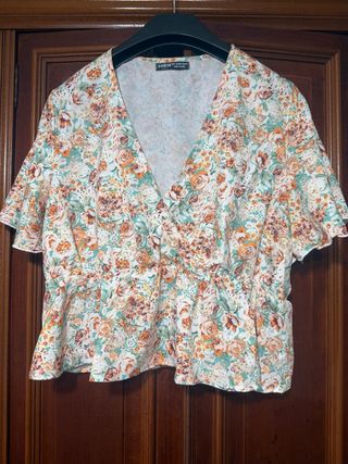 Top SHEIN floral talla L