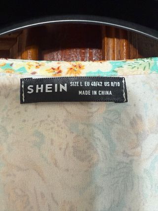 Top SHEIN floral talla L