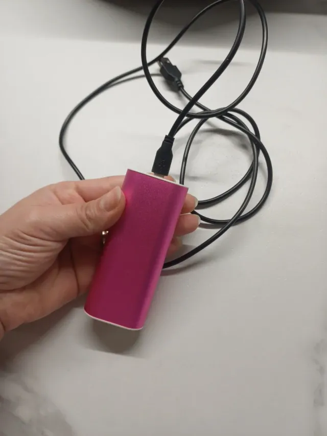 Power Bank Fuxia 20000mAh con cavo