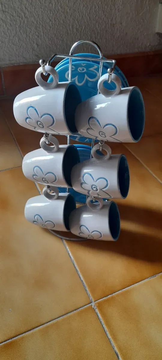 Juego de 6 tazas de café con platillos