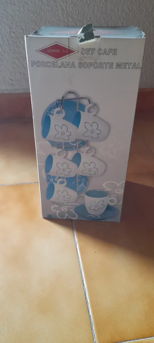 Juego de 6 tazas de café con platillos