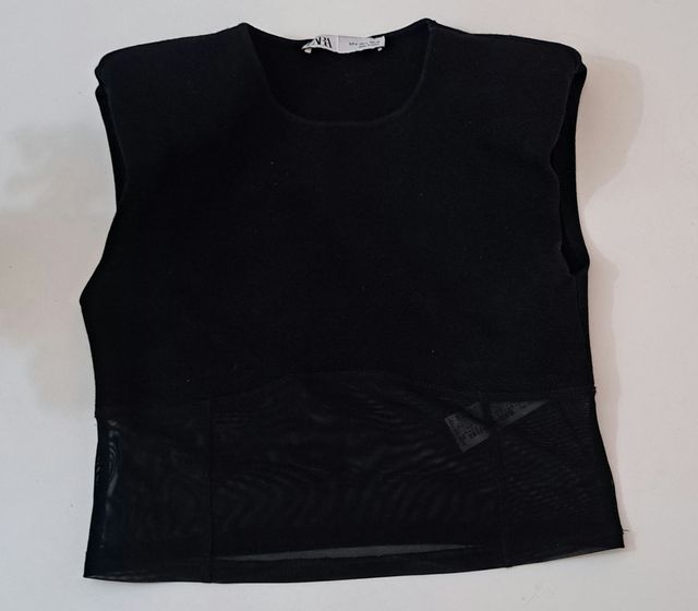 Crop top negro Zara