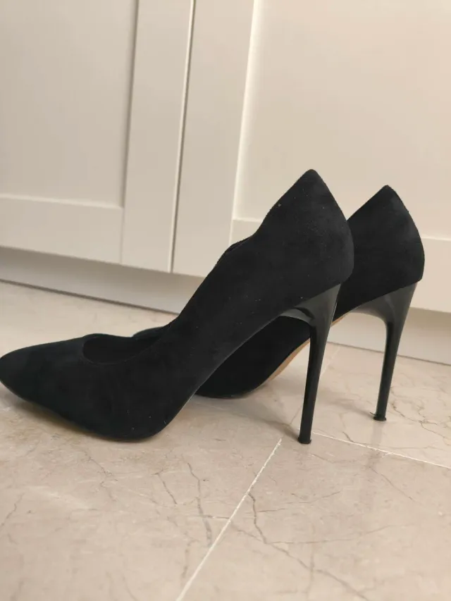 Zapatos de tacón de aguja negros