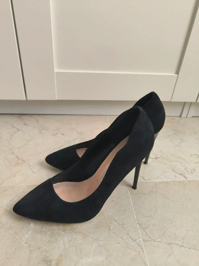 Zapatos de tacón de aguja negros