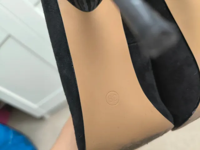 Zapatos de tacón de aguja negros