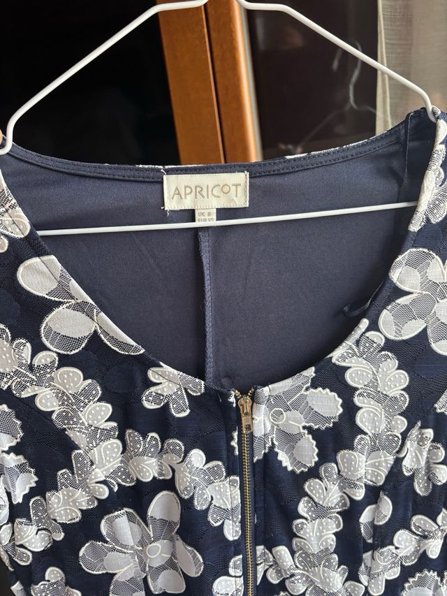 Vestido Apricot floral azul oscuro