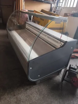 Vitrina expositora carnicería