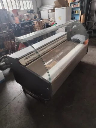 Vitrina expositora carnicería