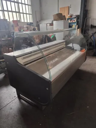 Vitrina expositora carnicería