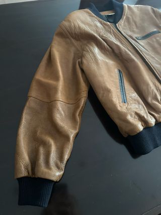 Chaqueta de cuero marrón