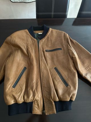 Chaqueta de cuero marrón