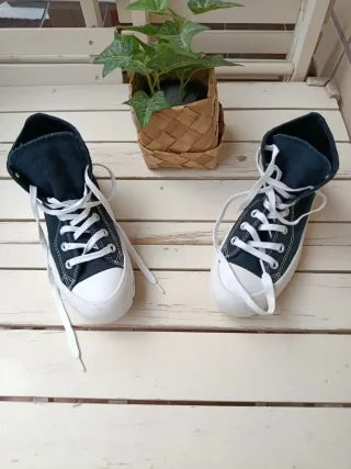 Zapatillas Converse caña alta negras y blancas