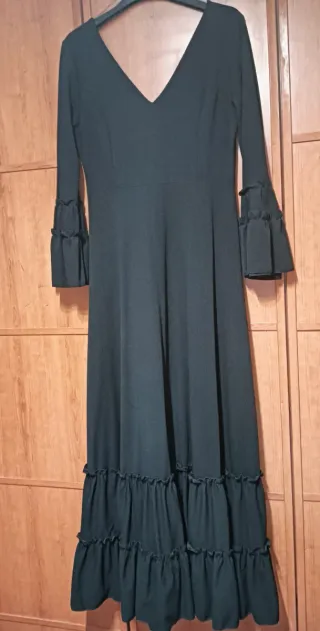 Vestido Flamenca Negro con Mantoncillo Morado