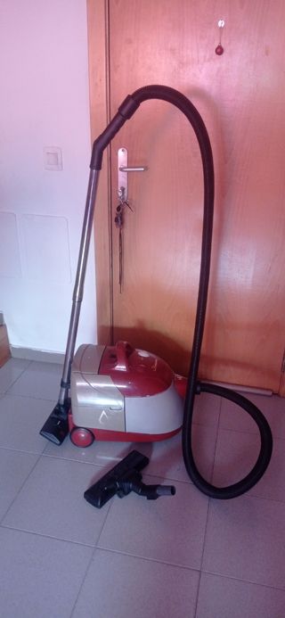 Aspiradora Jet Pressing Aqua Filter di4