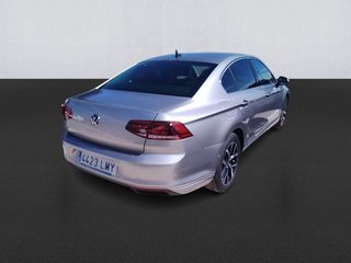 Volkswagen Passat Executive 2.0 TDI 90 kW (122 CV) DSG