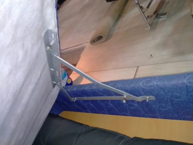 Canapé madera y tela azul