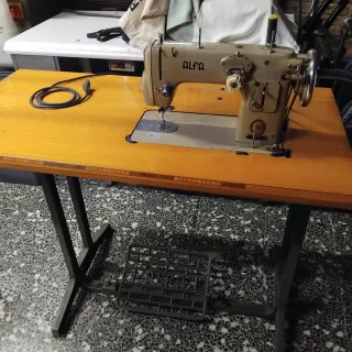 Máquina de coser ALFA doméstica