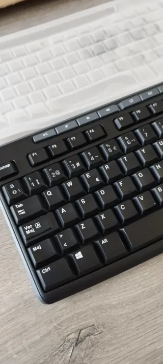 Teclado y ratón inalámbricos Logitech MK270. Nuevo