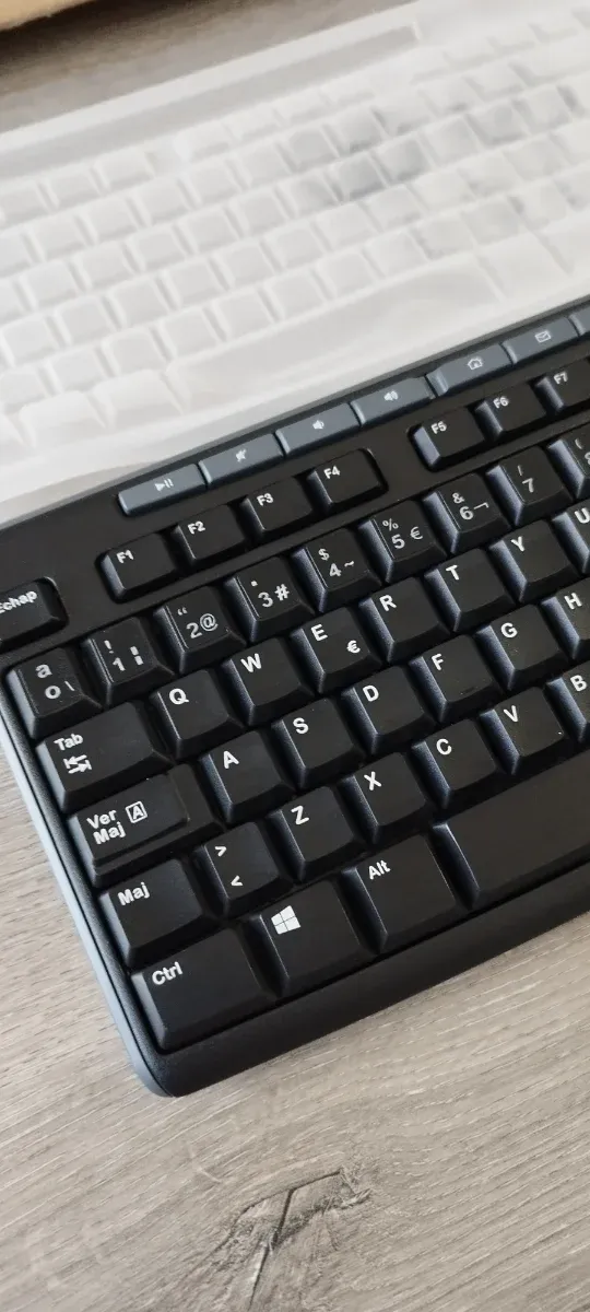 Teclado y ratón inalámbricos Logitech MK270. Nuevo
