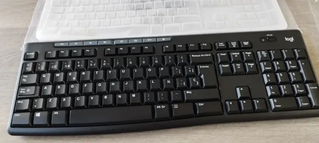 Teclado y ratón inalámbricos Logitech MK270. Nuevo