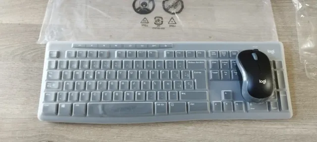 Teclado y ratón inalámbricos Logitech MK270. Nuevo