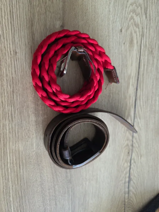 Set de cinturones rojo y marrón