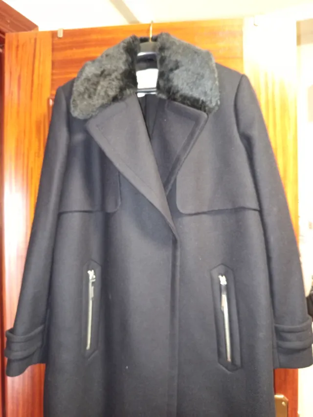 Abrigo Mango Negro Talla L