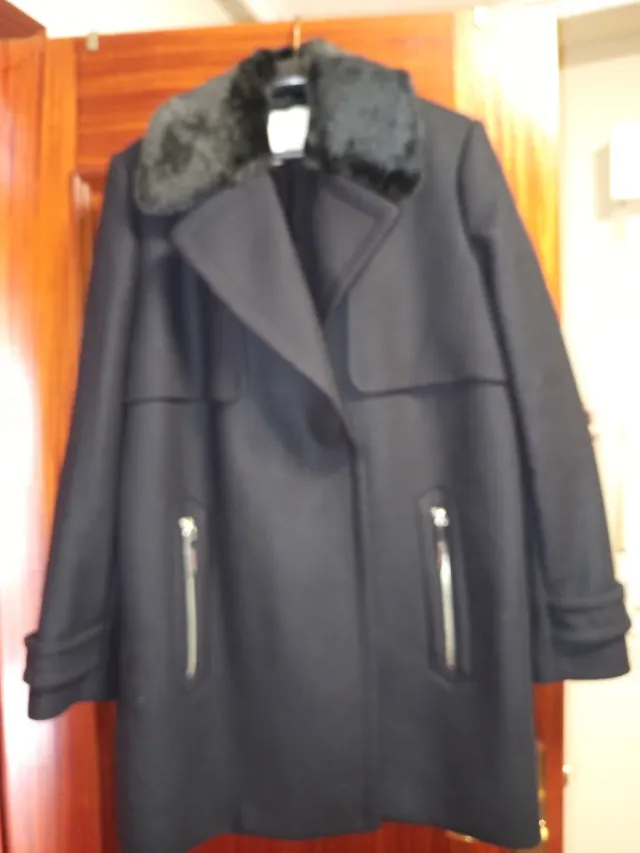 Abrigo Mango Negro Talla L