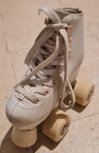Patines de 4 ruedas blancos