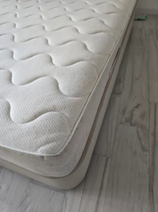 Canapé y colchón matrimonio