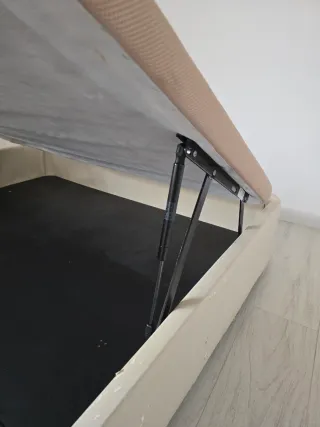 Canapé y colchón matrimonio