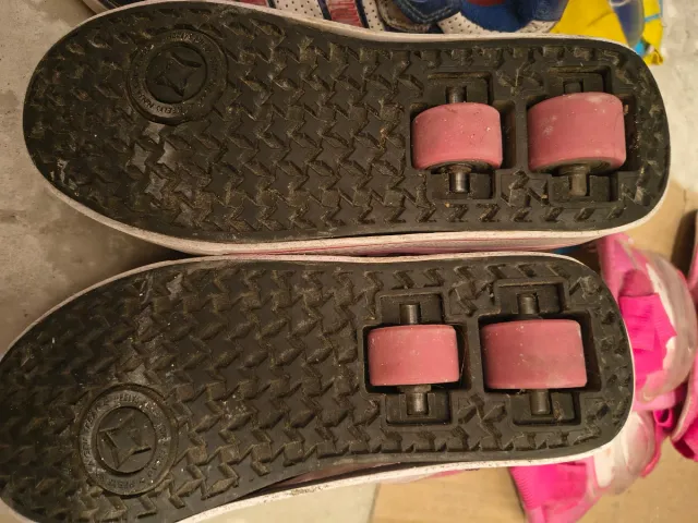 Zapatillas Skechers con Ruedas Talla 33 y 35