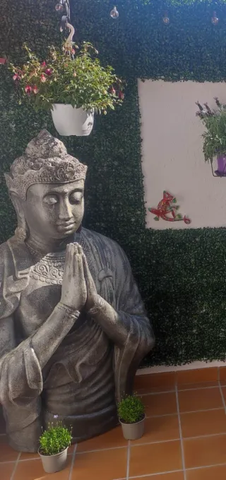 Figura Buda Oración fibra.