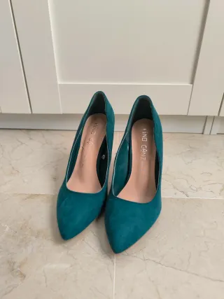 Zapatos de tacón verde azulado
