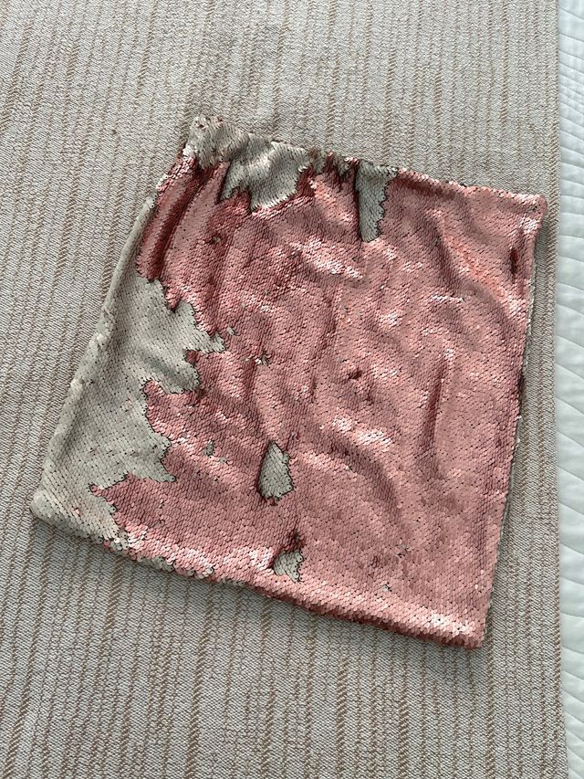 Falda lentejuelas rosa y blanco roto. Talla S.